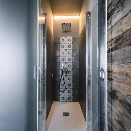 Palazzo Paladini - Luxury In The Heart Of The Old Town 아파트호텔 피조