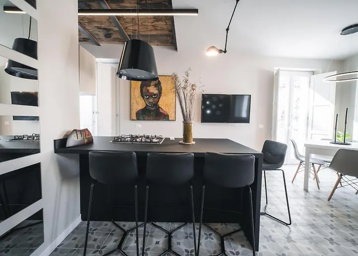 Apartmanhotel Palazzo Paladini - Luxury In The Heart Of The Old Town 3*