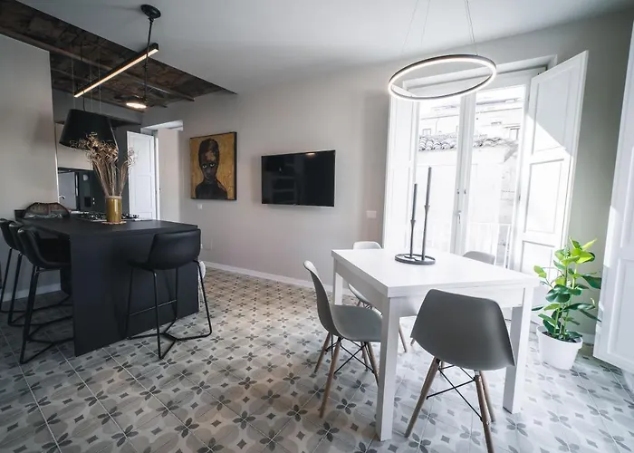 Palazzo Paladini - Luxury In The Heart Of The Old Town