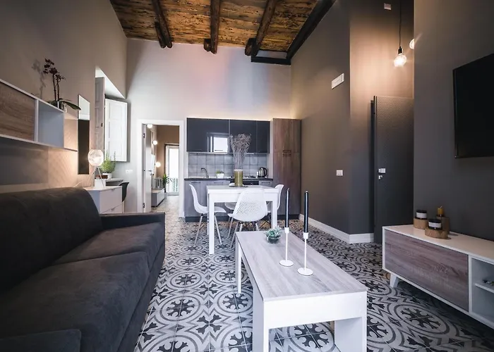 Palazzo Paladini - Luxury In The Heart Of The Old Town Apartmanhotel
