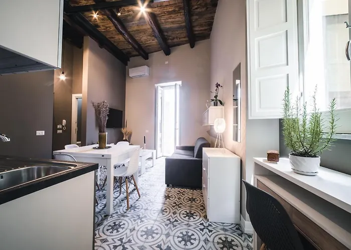 Palazzo Paladini - Luxury In The Heart Of The Old Town Apartmanhotel 3*