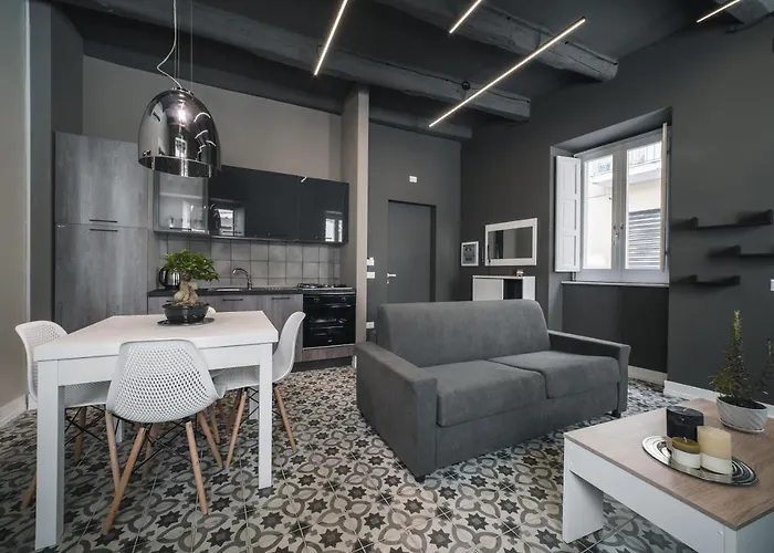 Palazzo Paladini - Luxury In The Heart Of The Old Town 3* Pizzo