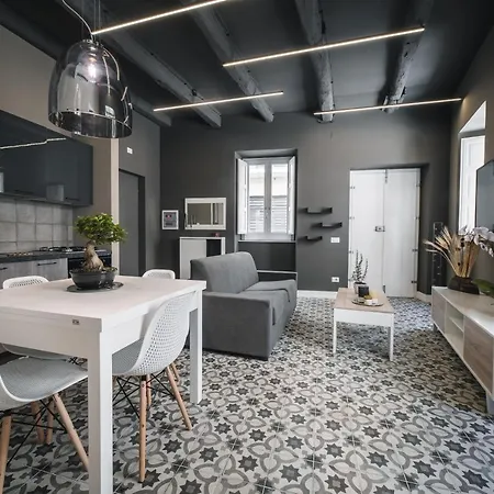 Palazzo Paladini - Luxury In The Heart Of The Old Town Aparthotel Pizzo (Calabria)