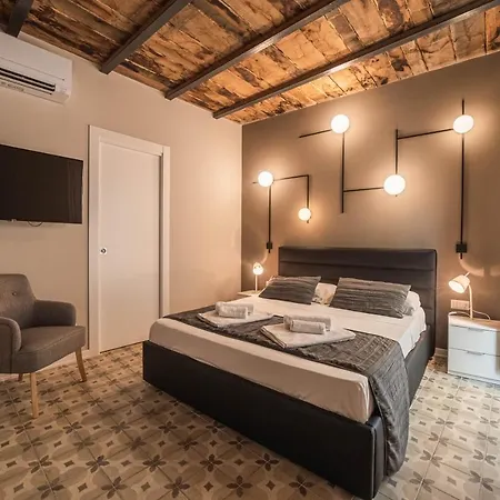 Palazzo Paladini - Luxury In The Heart Of The Old Town Aparthotel *