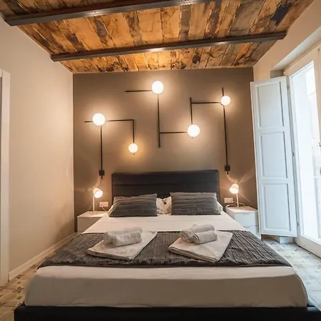 Palazzo Paladini - Luxury In The Heart Of The Old Town Aparthotel Pizzo (Calabria)
