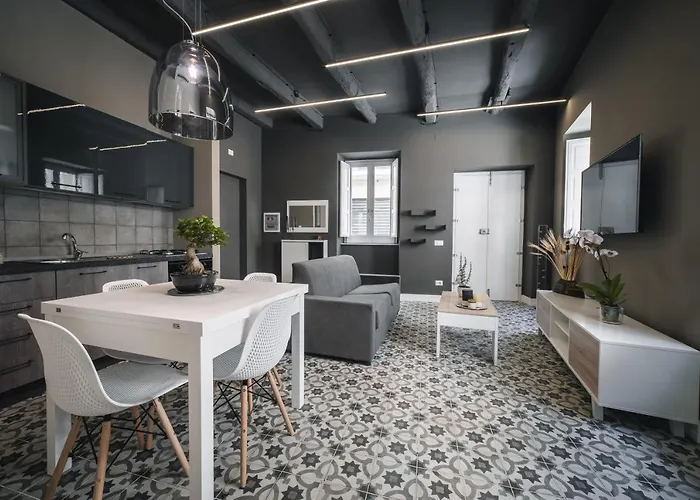 Palazzo Paladini - Luxury In The Heart Of The Old Town Lägenhetshotell Pizzo (Calabria)