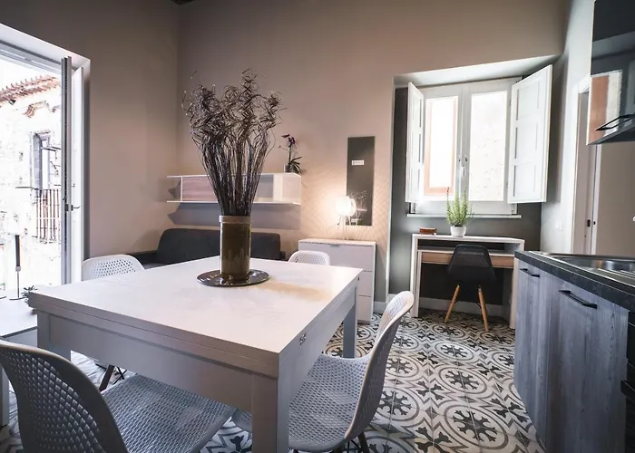 Lägenhetshotell Palazzo Paladini - Luxury In The Heart Of The Old Town Pizzo (Calabria)