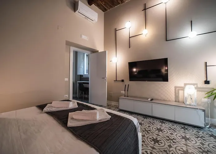 Lägenhetshotell Palazzo Paladini - Luxury In The Heart Of The Old Town Pizzo (Calabria)