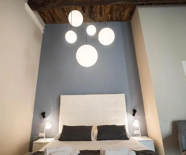 Palazzo Paladini - Luxury In The Heart Of The Old Town Lägenhetshotell